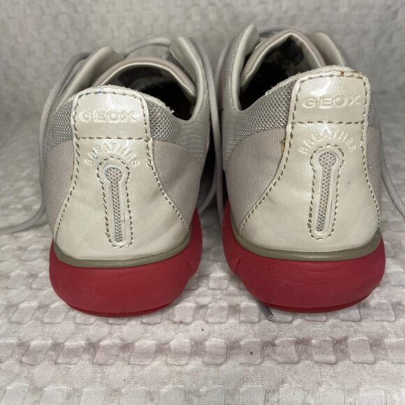 GEOX Respira Nebula Women's size 8 off white color soles - like new - Picture 3 of 16